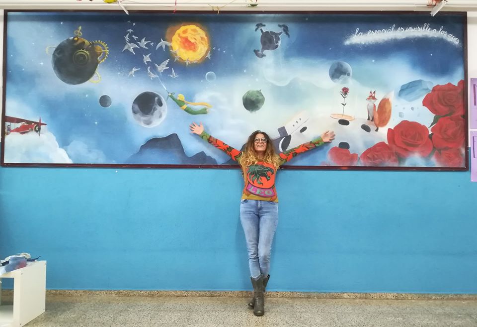 A mural (150x450 cm ), painted in acrylic on canvas and pasted on the wall of the Gabriel Vallseca public school in Palma de Mallorca. The theme is the "little prince", in tribute to two teachers very loved by the students and teachers: Tote and Jordi.